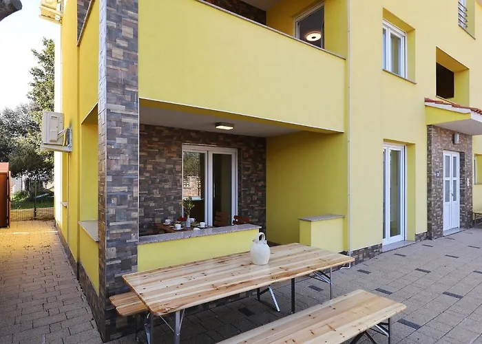Apartments Oliva