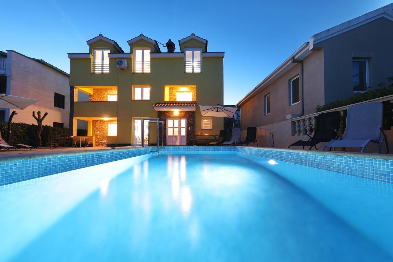 Oliva Apartment *